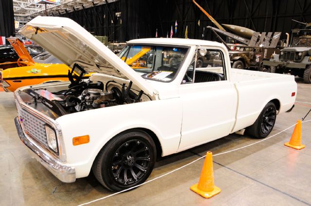 2015-piston-powered-autorama-1972-c-10-pickup-truck