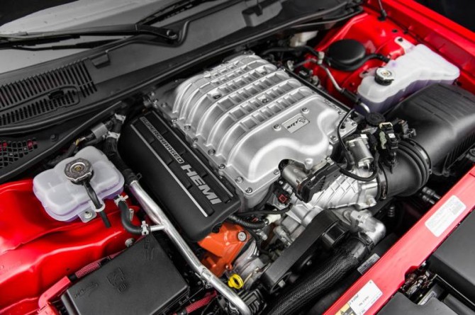 2017-Dodge-Barracuda-Engine-670x445